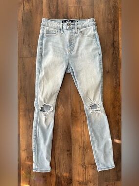 Hollister Curvy High Rise Super Skinny Ripped Jeans Light Wash W25